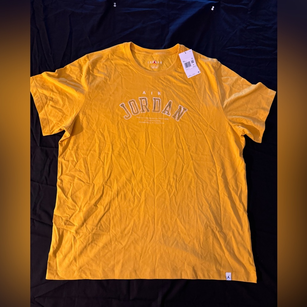 MEN'S JORDAN FLIGHT ESSENTIALS ARCH GRAPHIC T-SHIRT